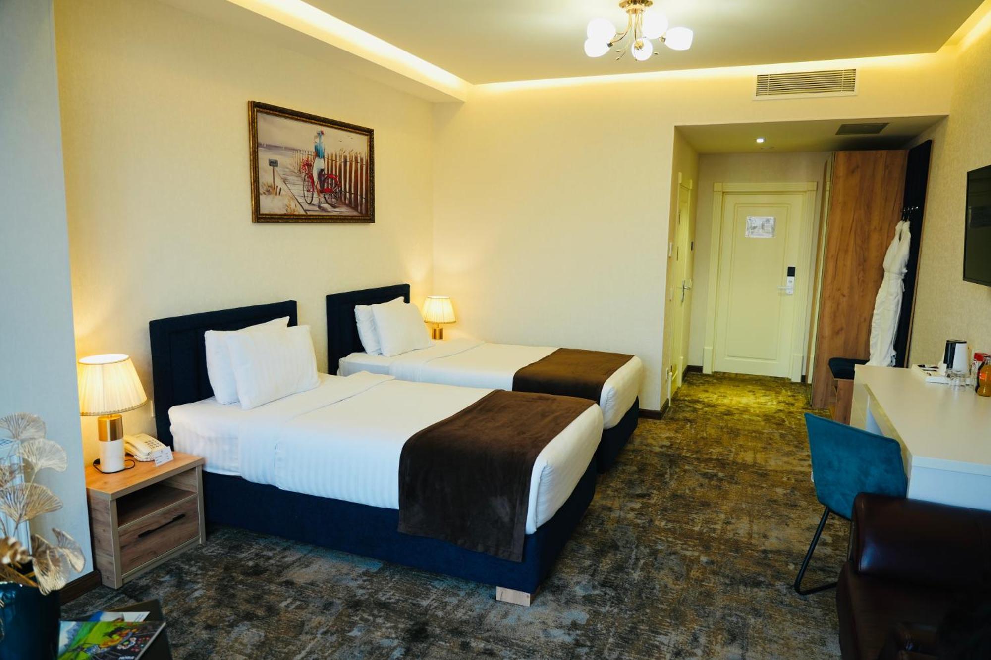 Garnet Mir Hotel Tashkent Esterno foto