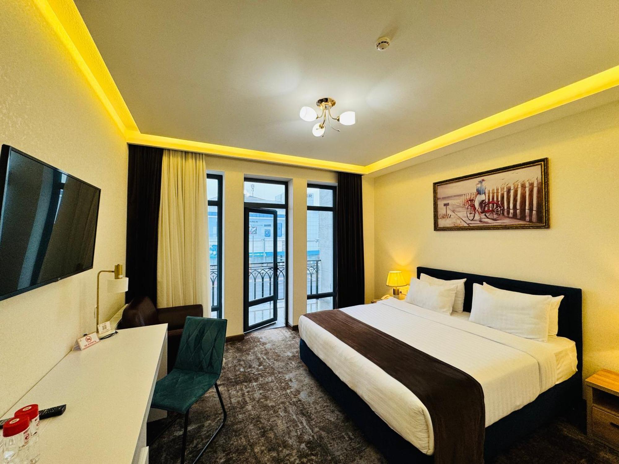 Garnet Mir Hotel Tashkent Esterno foto
