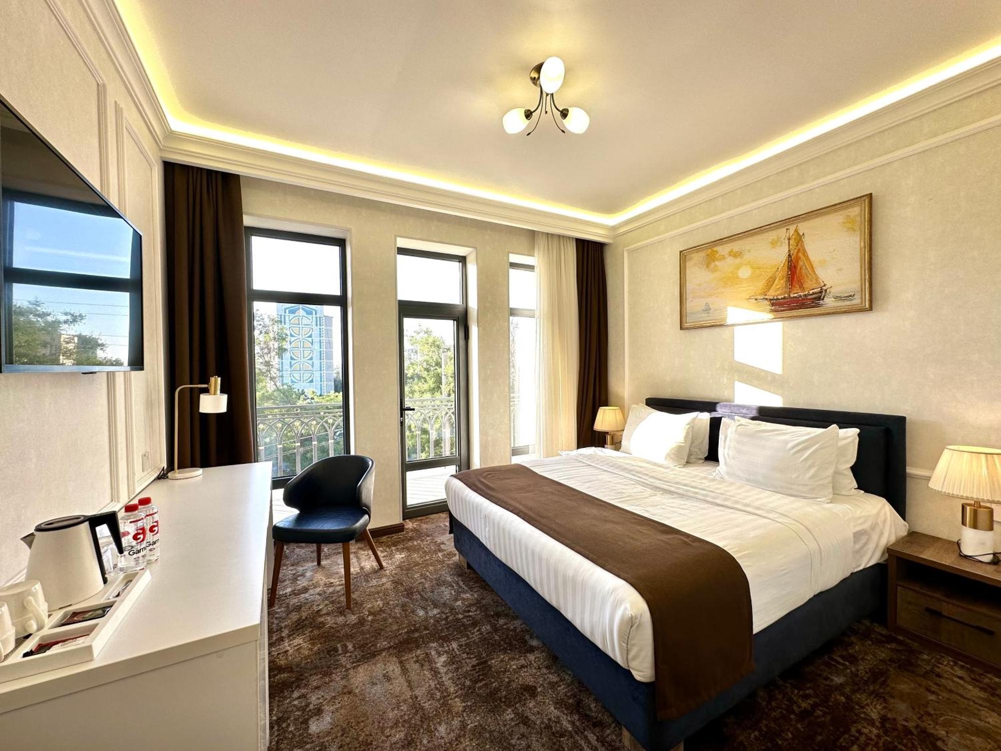 Garnet Mir Hotel Tashkent Esterno foto