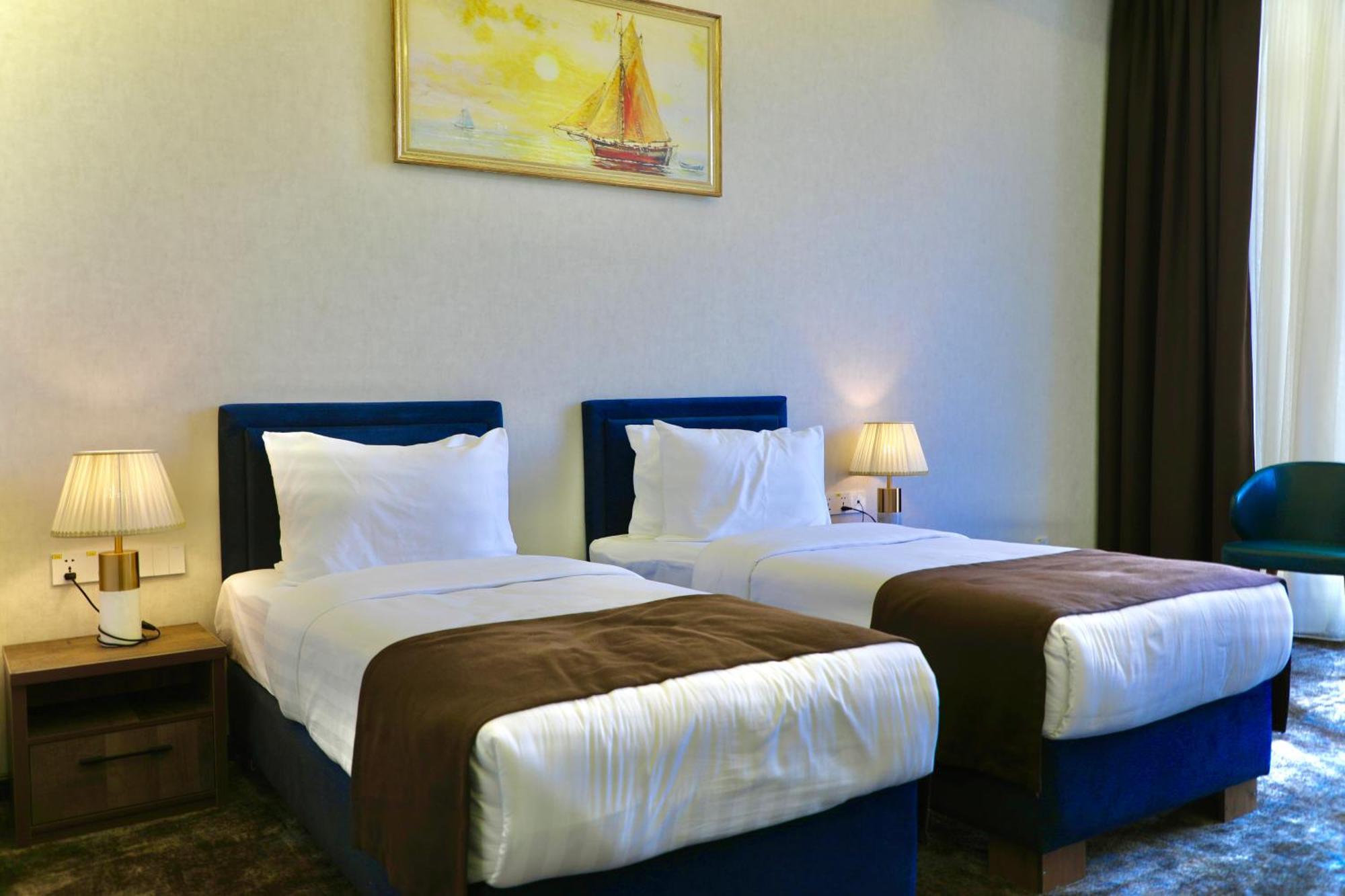 Garnet Mir Hotel Tashkent Esterno foto