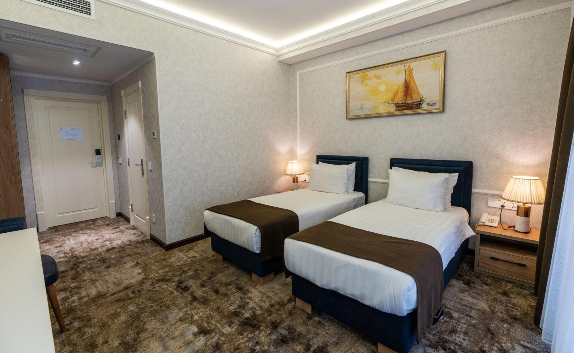 Garnet Mir Hotel Tashkent Esterno foto